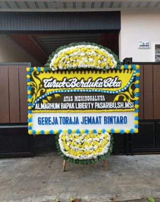 Papan Bunga Duka di Dayan Peken