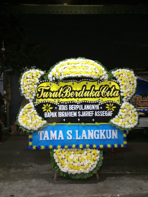 Papan Bunga Duka di Dayan Peken